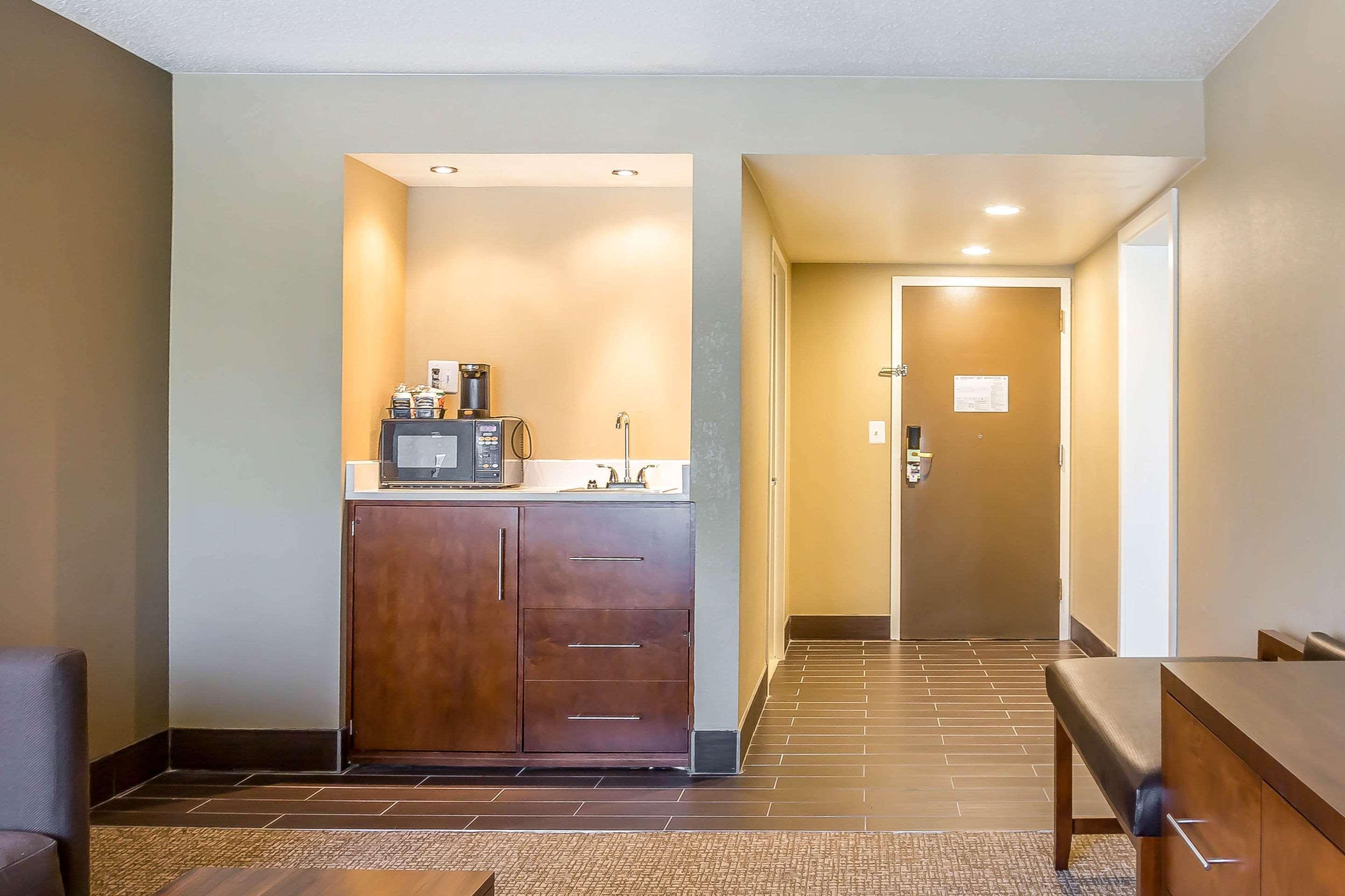 Comfort Inn & Suites Абърдийн Екстериор снимка