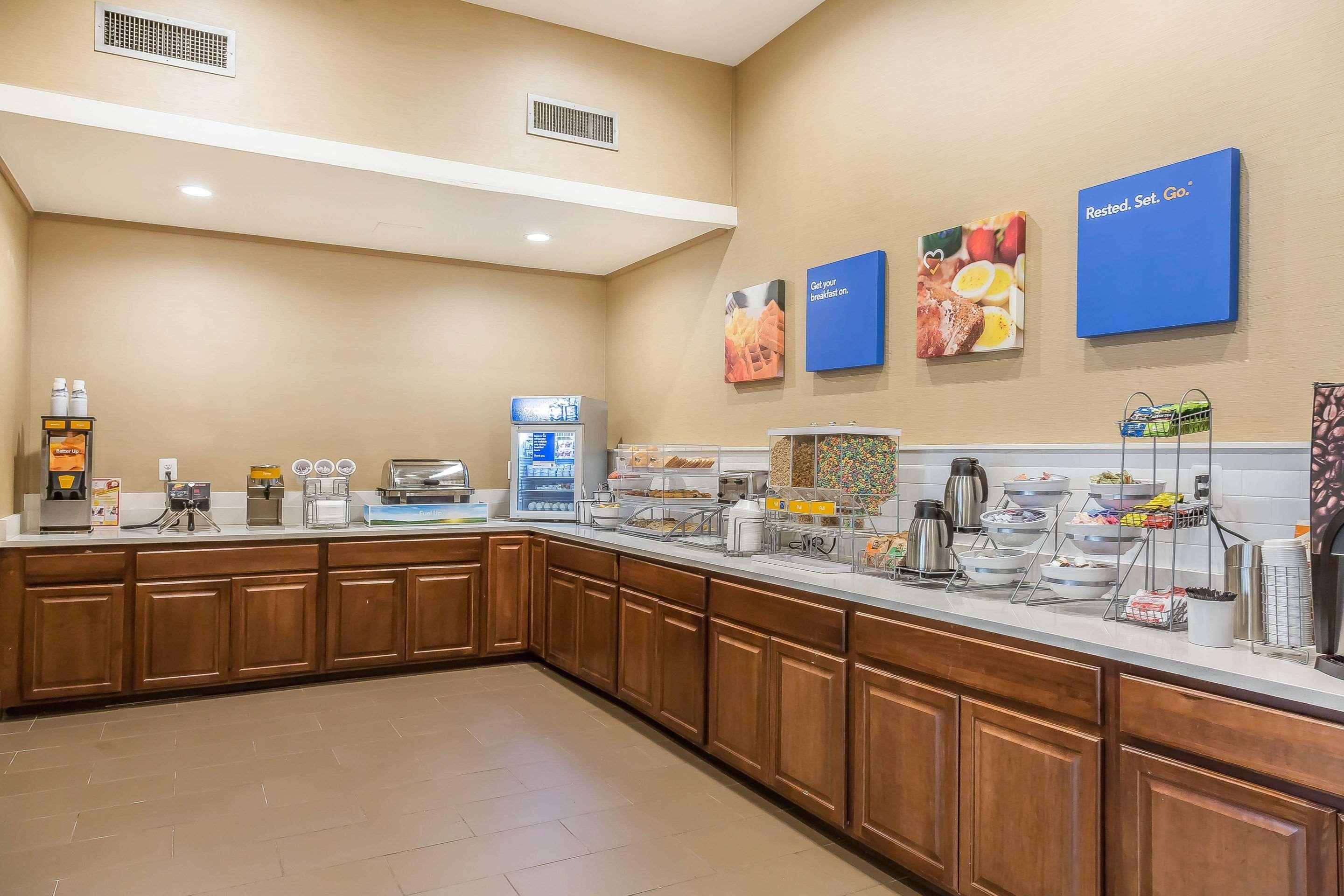 Comfort Inn & Suites Абърдийн Екстериор снимка