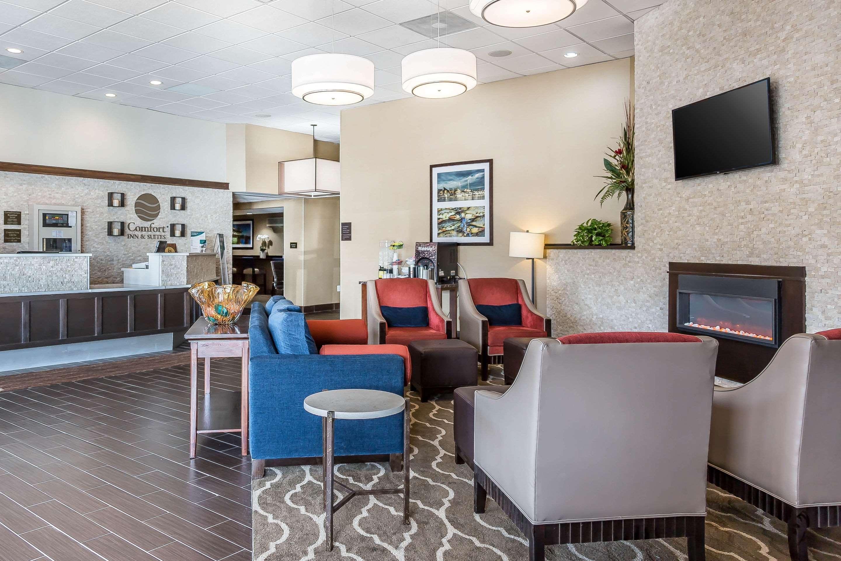 Comfort Inn & Suites Абърдийн Екстериор снимка