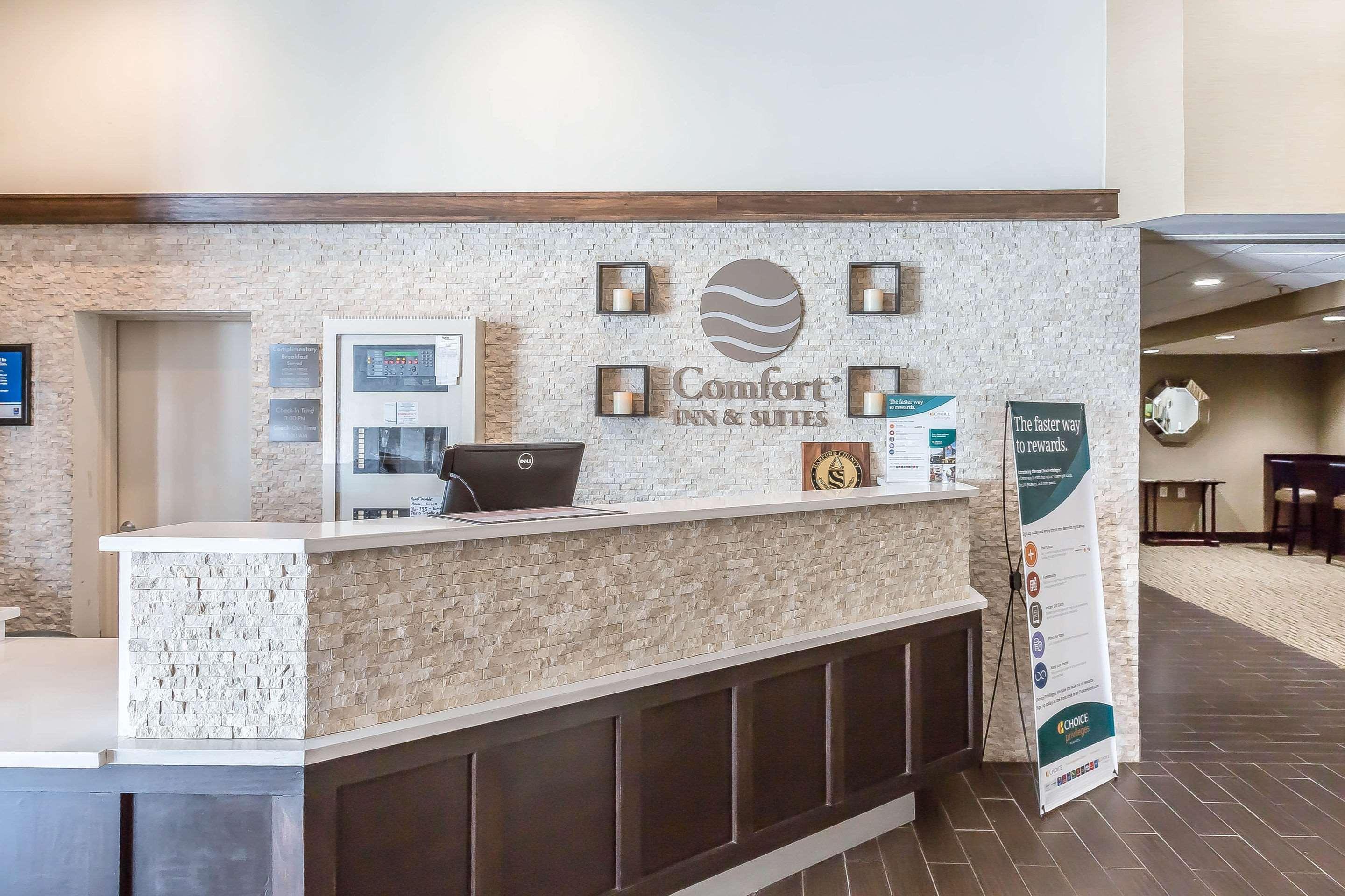 Comfort Inn & Suites Абърдийн Екстериор снимка