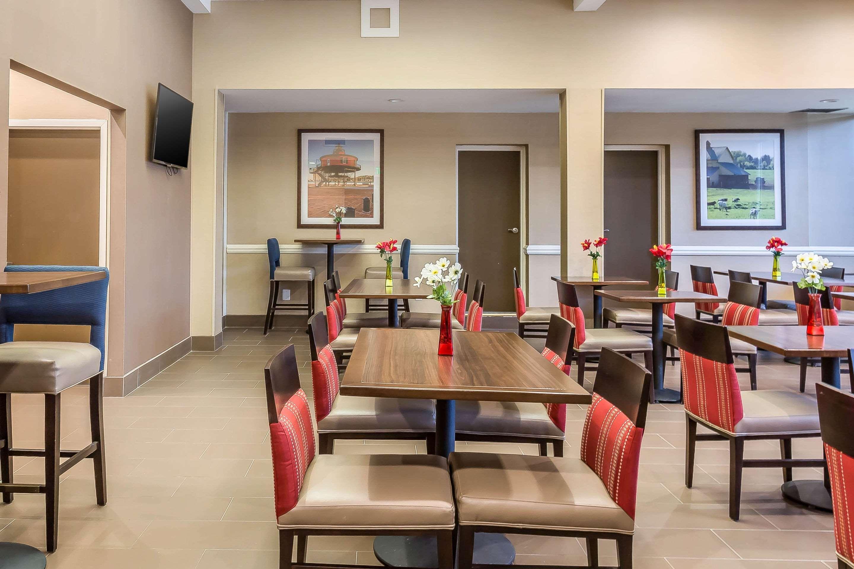 Comfort Inn & Suites Абърдийн Екстериор снимка