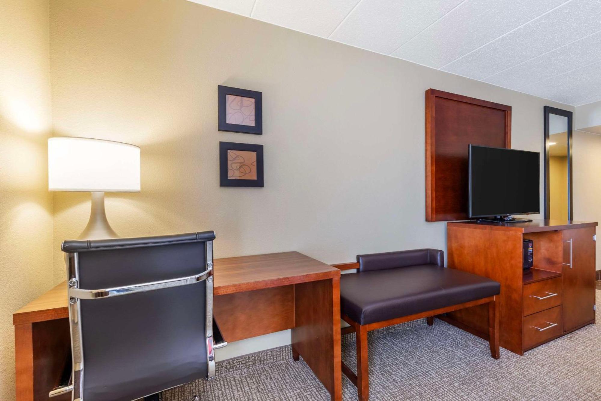 Comfort Inn & Suites Абърдийн Екстериор снимка