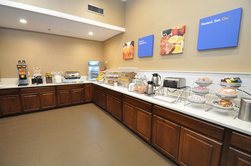 Comfort Inn & Suites Абърдийн Екстериор снимка